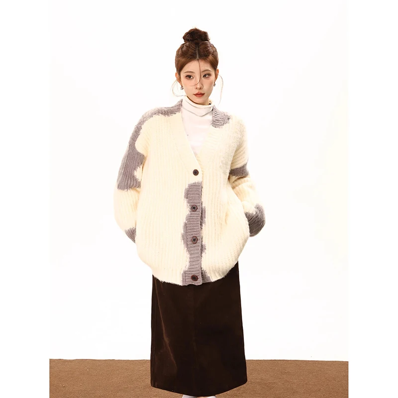 American Contrasting Colors Cardigan Sweater Autumn Winter V-neck Loose Warm Knitted Sweater Korean Chic Design Fashion Knitwear
American Contrasting Colors Cardigan Sweater Autumn Winter V-neck Loose Warm Knitted Sweater Korean Chic Design Fashion Knitwear