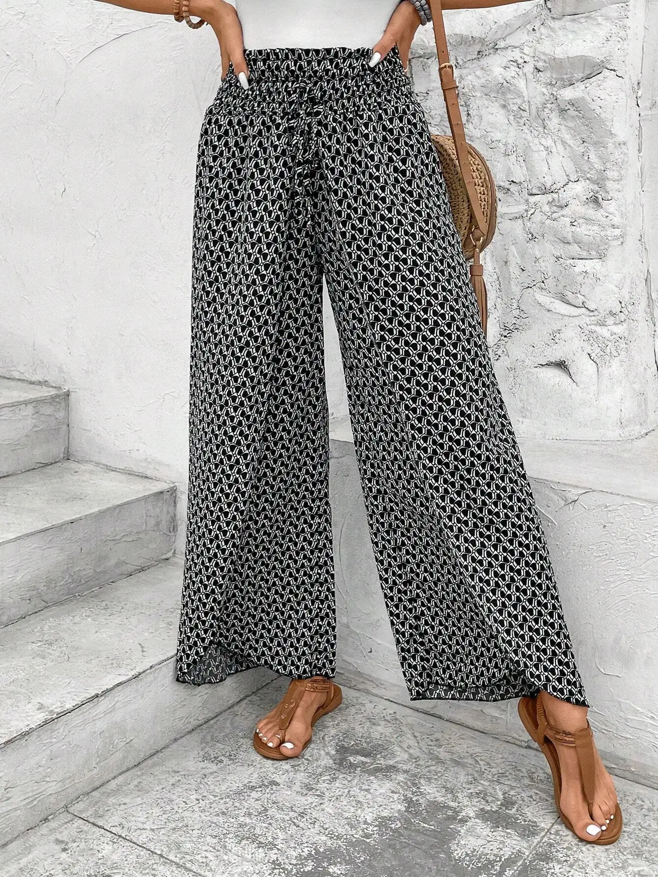 Women's pants with elastic waist, floral side opening, wide leg, sweet fashion, casual vacation pants 
Women's pants with elastic waist, floral side opening, wide leg, sweet fashion, casual vacation pants