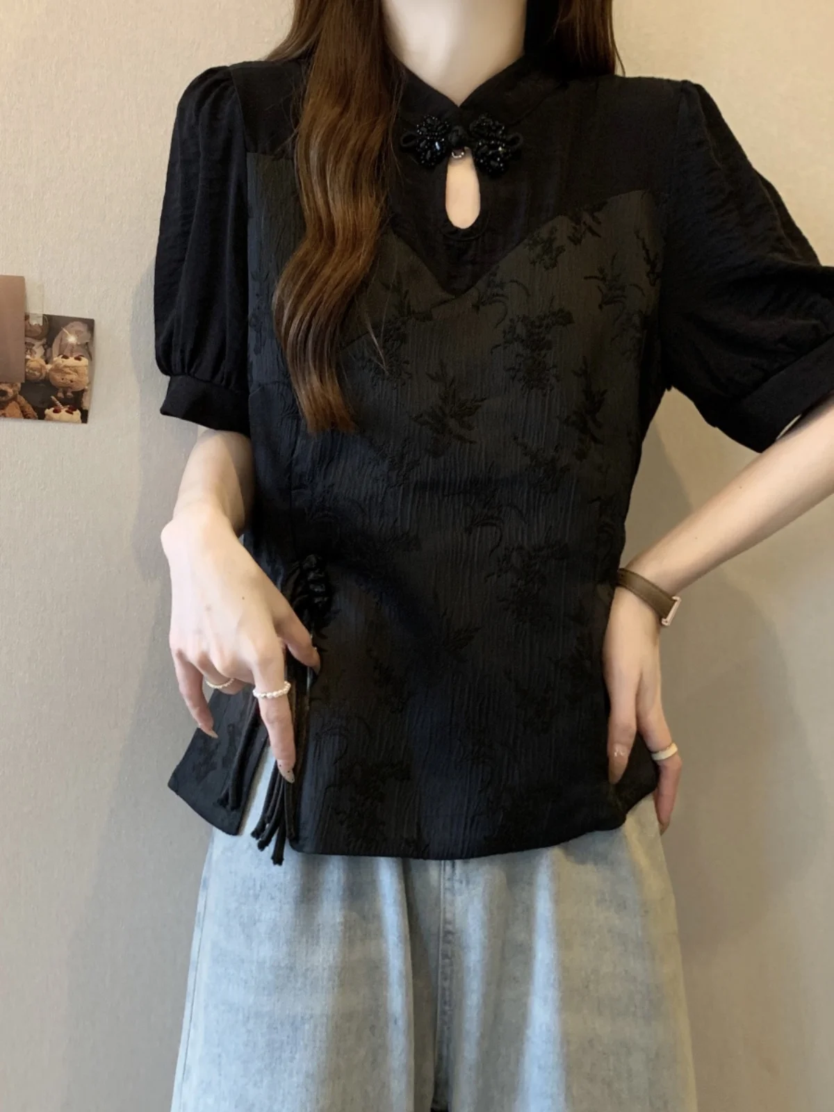 Elegant Black Floral Embroidery Short Sleeve Women's Shirt Summer Large Size Asymmetrical Button Design Split Casual Top
Elegant Black Floral Embroidery Short Sleeve Women's Shirt Summer Large Size Asymmetrical Button Design Split Casual Top