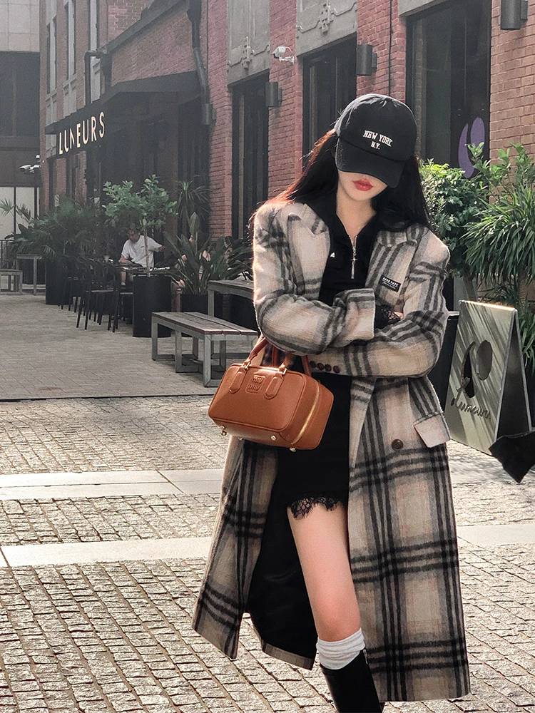 Женское шерстяное пальто Barb Chill, осень-зима, Хепберн, клетчатый костюм средней длины с воротником, корейский костюм
Женское шерстяное пальто Barb Chill, осень-зима, Хепберн, клетчатый костюм средней длины с воротником, корейский костюм