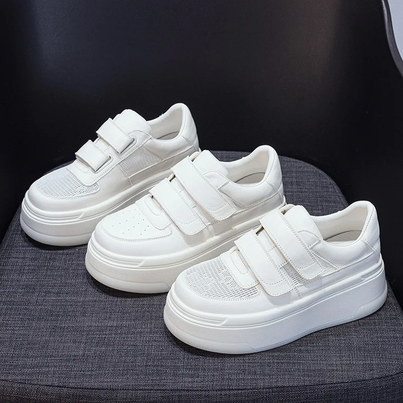 Летние кроссовки на плоской подошве из сетчатого материала, удобные повседневные туфли, белые кроссовки на платформе 7 см для женщин, для офиса и на каждый день
Летние кроссовки на плоской подошве из сетчатого материала, удобные повседневные туфли, белые кроссовки на платформе 7 см для женщин, для офиса и на каждый день