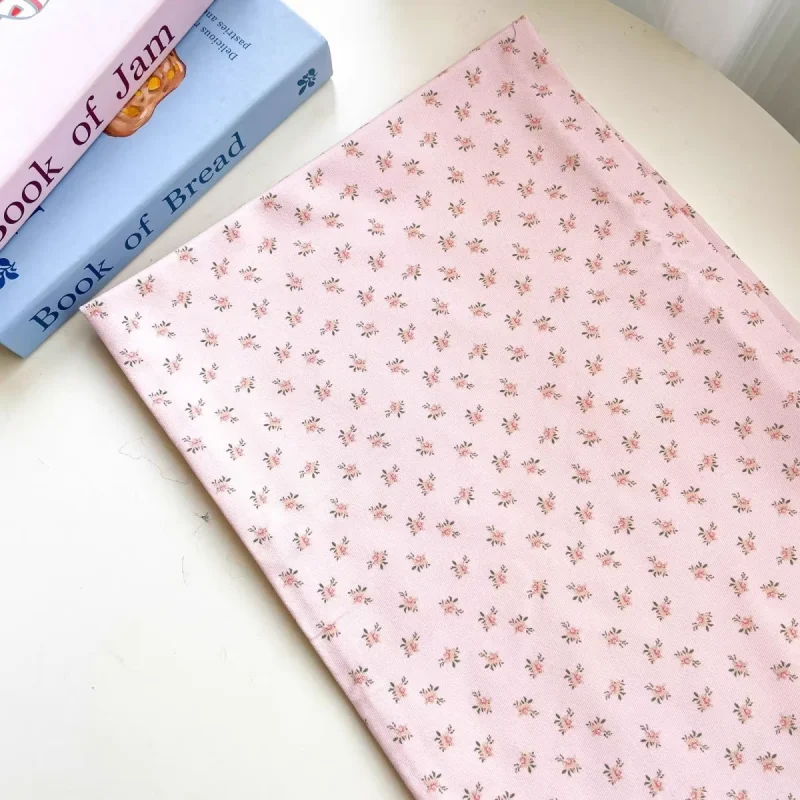 145x50cm thick floral fabric, suitable for handmade DIY bags, clothing, and home fabric products.
145x50cm thick floral fabric, suitable for handmade DIY bags, clothing, and home fabric products.