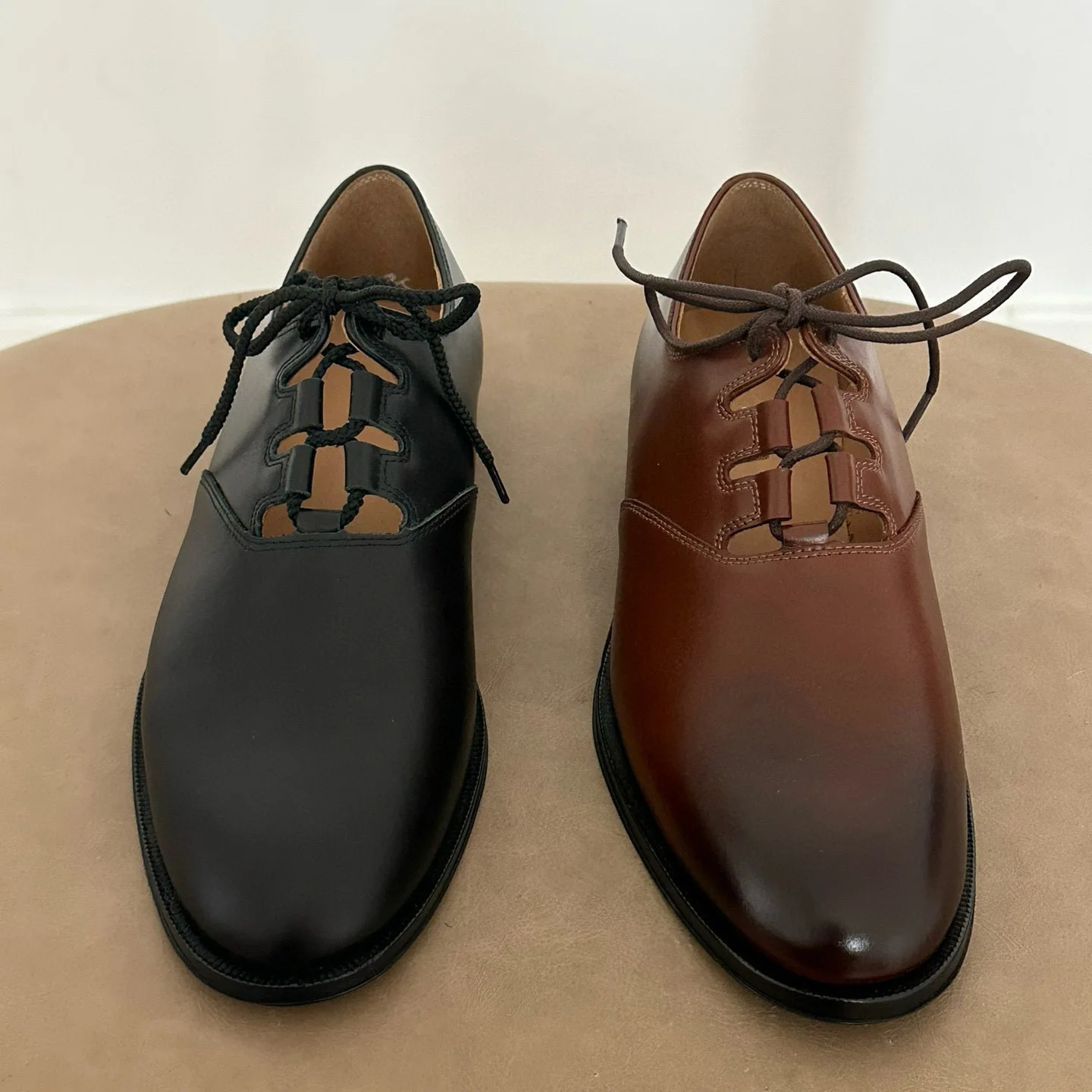 Dave&di Minimalist British Leather Shoes With Female Hollow Lace Up Retro Flat Bottom Fashionable Leather Mary Jane Shoes Woman
Dave&di Minimalist British Leather Shoes With Female Hollow Lace Up Retro Flat Bottom Fashionable Leather Mary Jane Shoes Woman
