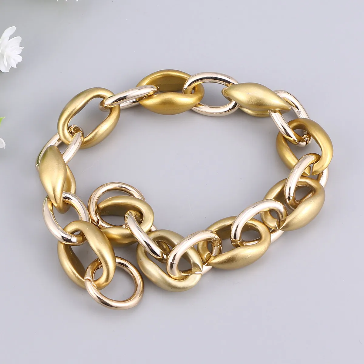 Сменная цепочка для сумки из акрилового сплава премиум-класса, прочная, с глянцевой поверхностью, золотистая, модная, для сумок через плечо, клатчей, DIY
Сменная цепочка для сумки из акрилового сплава премиум-класса, прочная, с глянцевой поверхностью, золотистая, модная, для сумок через плечо, клатчей, DIY