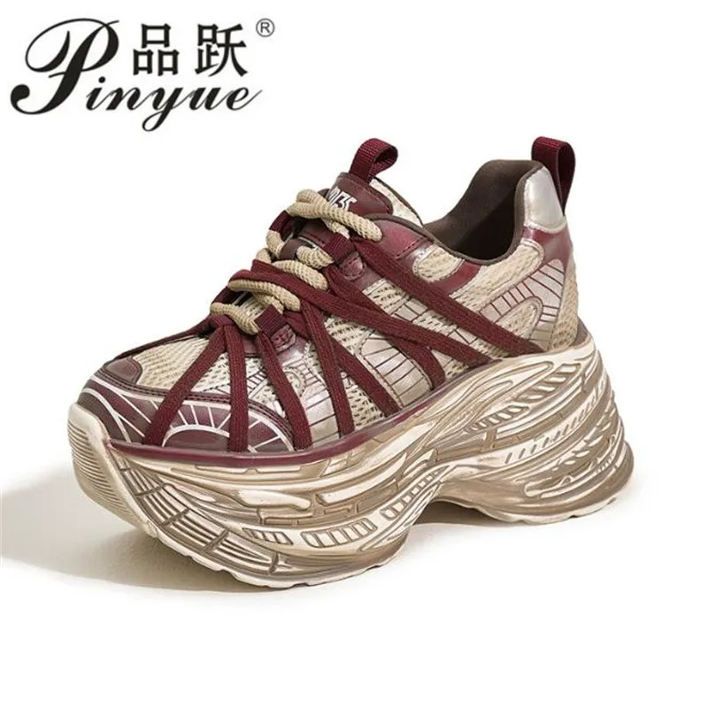 9cm Woman Genuine Leather New Arrival Thick Bottom Women Sneakers Retro Ladies High Platform Chunky Leisure Vulcanize Shoe 34 39
9cm Woman Genuine Leather New Arrival Thick Bottom Women Sneakers Retro Ladies High Platform Chunky Leisure Vulcanize Shoe 34 39