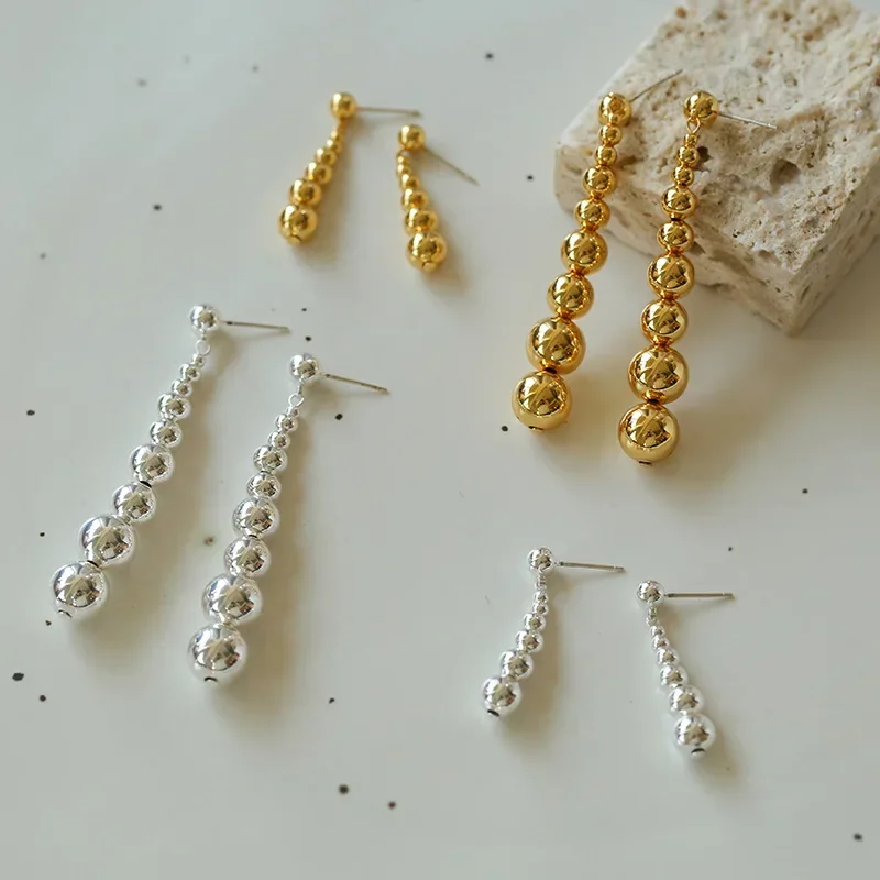 Classic Gold Overlay Round Ball Stud Earrings Silver Geometric Round Fringed Beads Stud Earring for Women Birthday Part Jewelry
Classic Gold Overlay Round Ball Stud Earrings Silver Geometric Round Fringed Beads Stud Earring for Women Birthday Part Jewelry