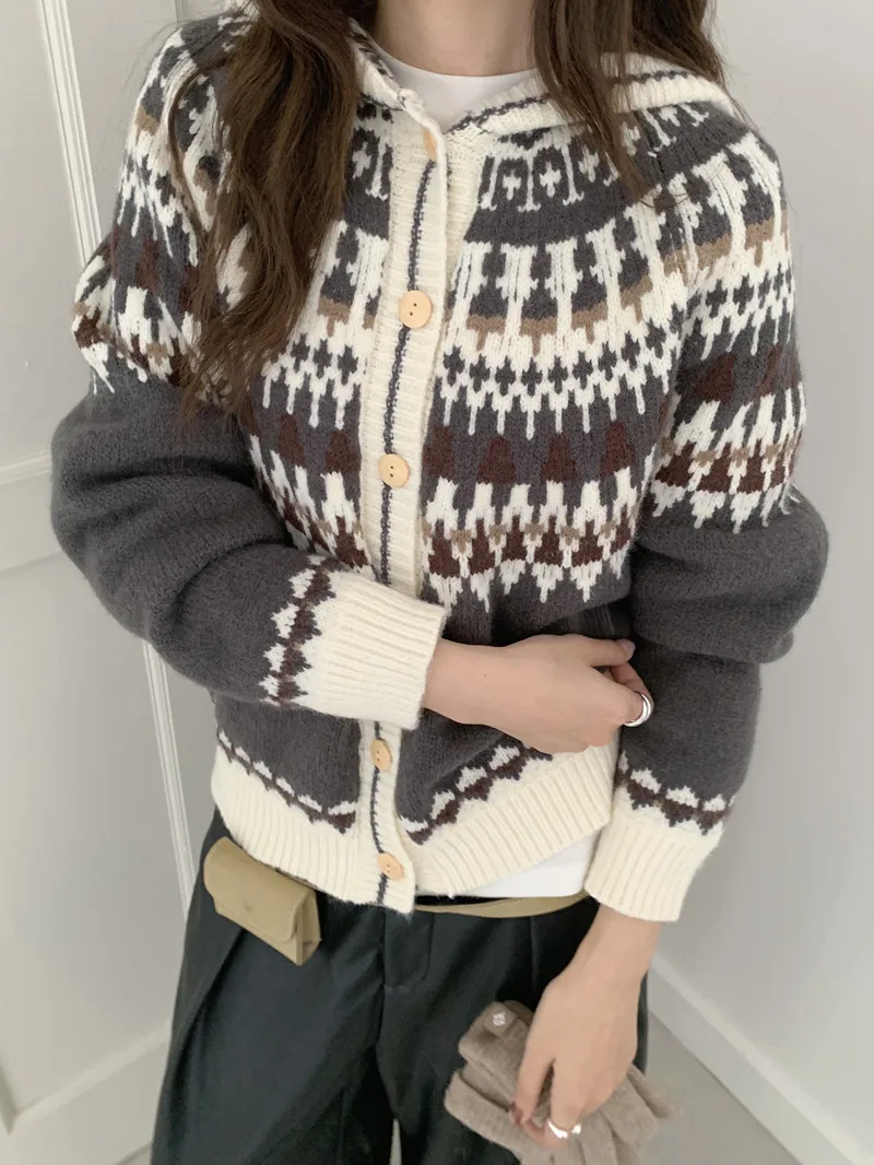 Retro Fair Isle Knitted Sweater Coat Women's Winter Faion Color Blo Embroidery Hooded Button Thiened Open Cardigan
Retro Fair Isle Knitted Sweater Coat Women's Winter Faion Color Blo Embroidery Hooded Button Thiened Open Cardigan