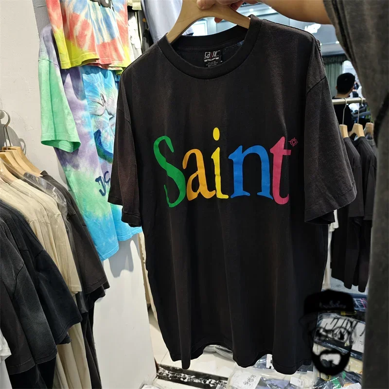 Винтажная футболка Saint с потертыми граффити и буквенным принтом для мужской футболки
Винтажная футболка Saint с потертыми граффити и буквенным принтом для мужской футболки