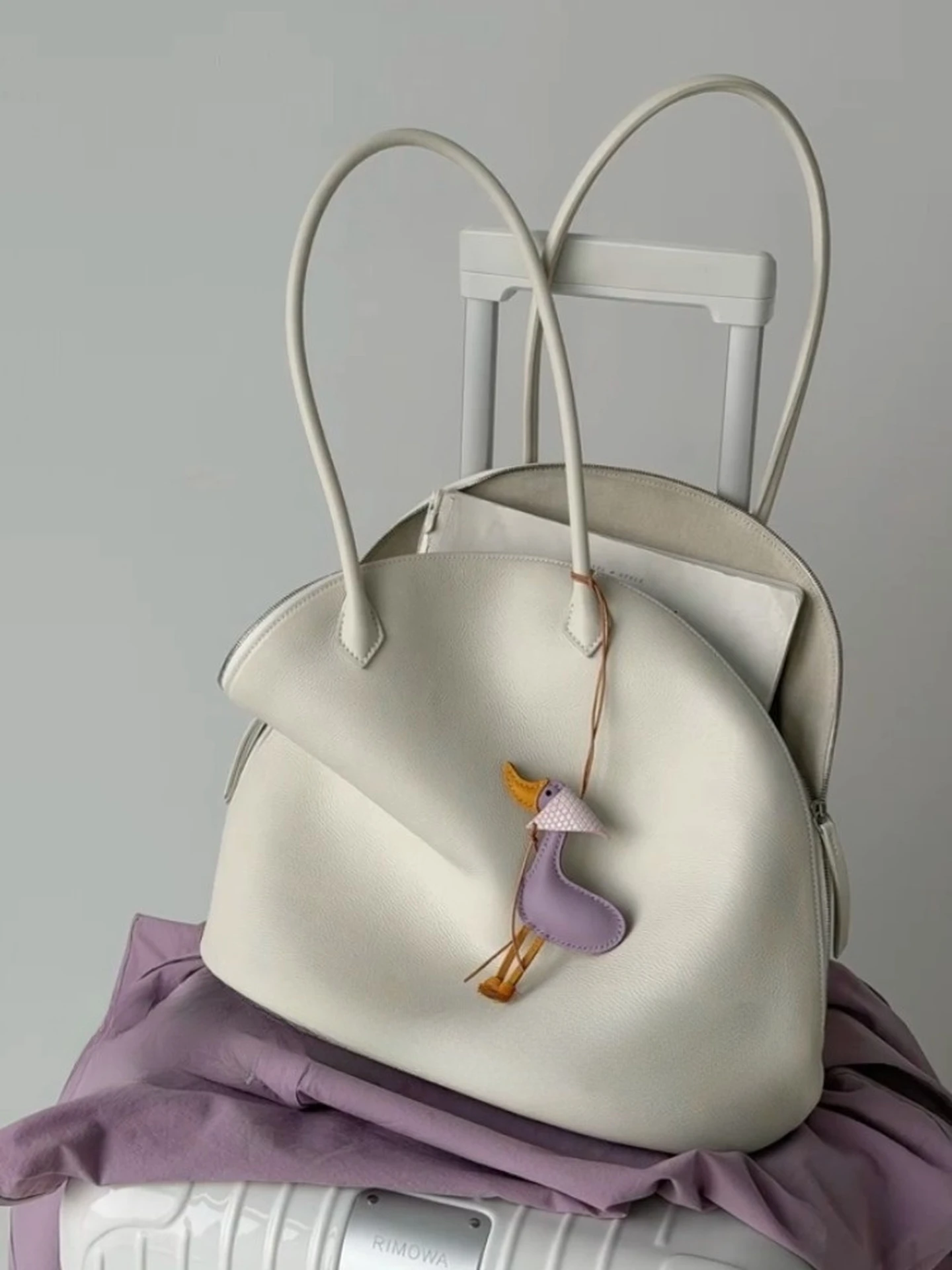 Large Capacity Shaped Soft Leather Tote Bag Women's Underarm Shoulder Bag Korean Style Milk Shake Bag 2026 New Style
Large Capacity Shaped Soft Leather Tote Bag Women's Underarm Shoulder Bag Korean Style Milk Shake Bag 2026 New Style