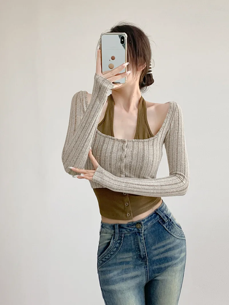 Fake Two Piece Knitted Pit Stripe Long Sleeved Pullover 2024 Autumn American Style Hanging Neck Contrasting Color Short Top F129
Fake Two Piece Knitted Pit Stripe Long Sleeved Pullover 2024 Autumn American Style Hanging Neck Contrasting Color Short Top F129