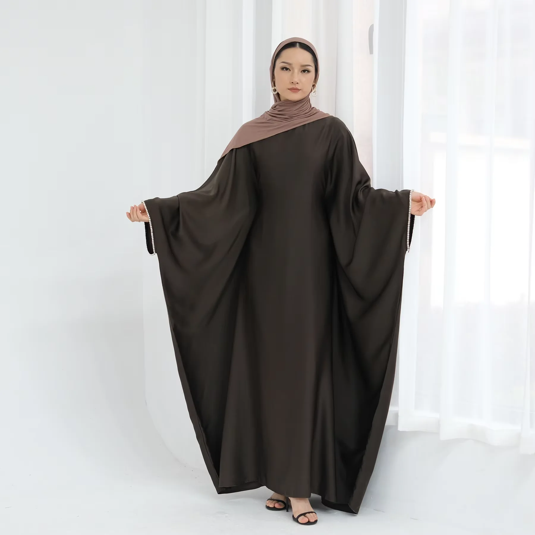 Beading Abayas for Women Muslim Satin Dress Turkey Kaftan Eid Djellaba Ramadan Islam Clothing Arabic Robe Caftan Marocain Femme
Beading Abayas for Women Muslim Satin Dress Turkey Kaftan Eid Djellaba Ramadan Islam Clothing Arabic Robe Caftan Marocain Femme