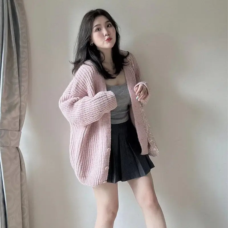 Korean Fashion Cardigan Women Autumn New V-Neck Knitted Sweater Coat Womens Long Sleeve Solid Vintage Causal Loose Knitwear
Korean Fashion Cardigan Women Autumn New V-Neck Knitted Sweater Coat Womens Long Sleeve Solid Vintage Causal Loose Knitwear