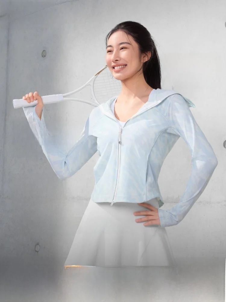 Bosideng Summer UV Protection Ice Silk Women's Slim Fit Sunscreen Clothing Breathable UPF00 Long Sve Hooded Faionable
Bosideng Summer UV Protection Ice Silk Women's Slim Fit Sunscreen Clothing Breathable UPF00 Long Sve Hooded Faionable