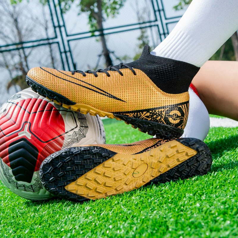 New Professional Football Boots Ultralight Cleats Grass Outdoor Training Sport Soccer Shoes Unisex TF/FG Sneakers Seamless
New Professional Football Boots Ultralight Cleats Grass Outdoor Training Sport Soccer Shoes Unisex TF/FG Sneakers Seamless