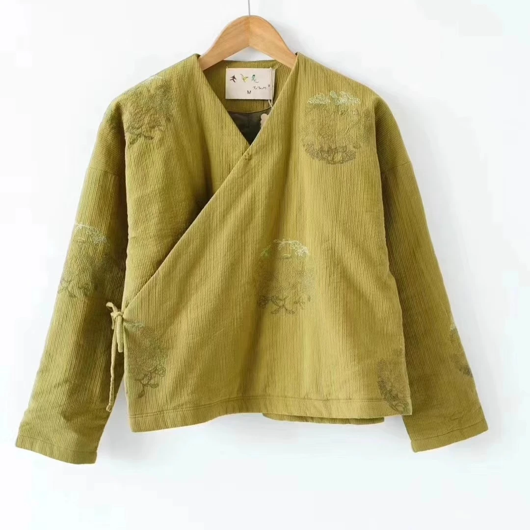 Autumn women short coat National style cotton jacket Embroidered jacquard Jacket Yellow Vintage Female clothes
Autumn women short coat National style cotton jacket Embroidered jacquard Jacket Yellow Vintage Female clothes