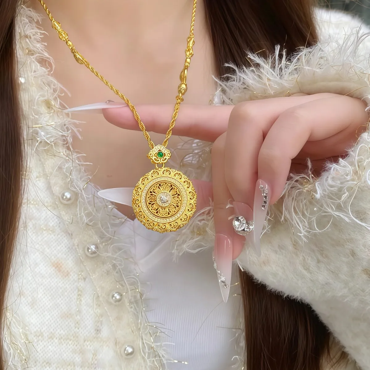 Luxury 24K 9999 Pure Gold real gold Ruyi silk eight treasure compass pendant women's clavicle chain
Luxury 24K 9999 Pure Gold real gold Ruyi silk eight treasure compass pendant women's clavicle chain