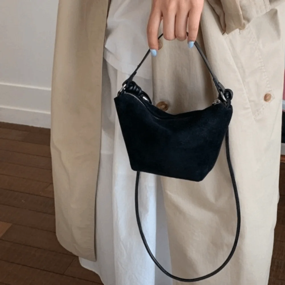 Портативные корейские замшевые сумки ярких цветов для отдыха, матовый кошелек на плечо, маленькие сумки через плечо на молнии, большая сумка
Портативные корейские замшевые сумки ярких цветов для отдыха, матовый кошелек на плечо, маленькие сумки через плечо на молнии, большая сумка