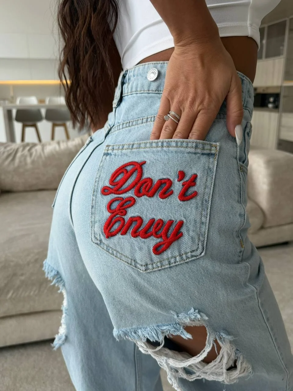 Red Embroidery Letter Ripped Jeans Women Hip Hop Wide Leg Denim Pants Y2k Baggy Slouchy Jeans Casual Fashion Gothic Streetwear
Red Embroidery Letter Ripped Jeans Women Hip Hop Wide Leg Denim Pants Y2k Baggy Slouchy Jeans Casual Fashion Gothic Streetwear