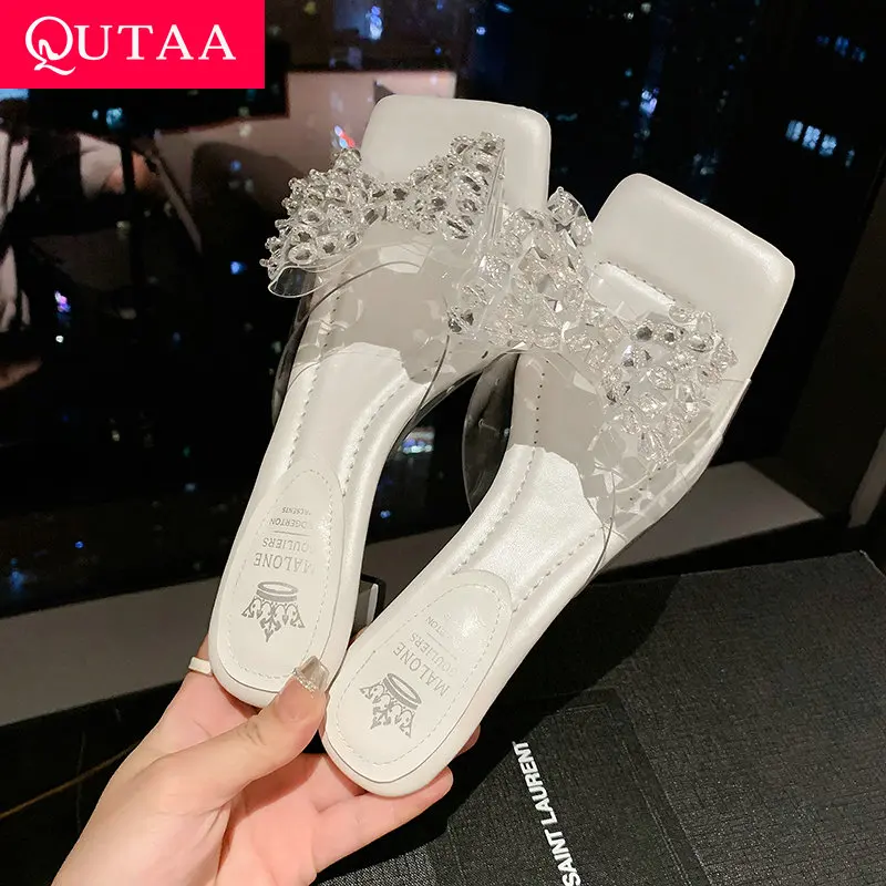QUTAA 2025 модные пикантные женские сандалии на высоком каблуке с бантом из ПВХ с открытым носком, вечерние тапочки со стразами, модельные туфли, офисный размер 34-40
QUTAA 2025 модные пикантные женские сандалии на высоком каблуке с бантом из ПВХ с открытым носком, вечерние тапочки со стразами, модельные туфли, офисный размер 34-40