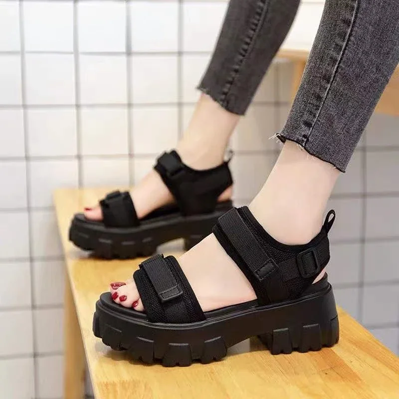 Summer New Fashion Platform Sandals High Wedged Soft Soled Sandals for Women's Waterproof Platform Sandals
Summer New Fashion Platform Sandals High Wedged Soft Soled Sandals for Women's Waterproof Platform Sandals