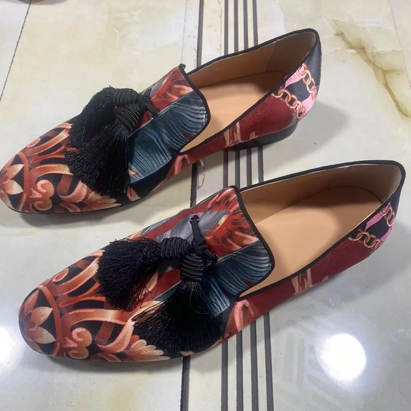 High Quality Fashion Tassel Loafers Men Cotton Fabric Print Shoes Man Dress Shoes Luxury Flats Slip On Casual Shoes
High Quality Fashion Tassel Loafers Men Cotton Fabric Print Shoes Man Dress Shoes Luxury Flats Slip On Casual Shoes