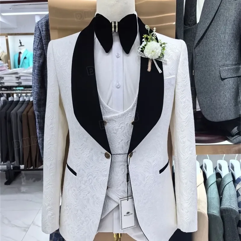 Jacquard Fabrics Wedding Suits for Man One Button Shawl 3 Pcs Blazer Pants Vest Formal Business Office Evening Party Customized 
Jacquard Fabrics Wedding Suits for Man One Button Shawl 3 Pcs Blazer Pants Vest Formal Business Office Evening Party Customized