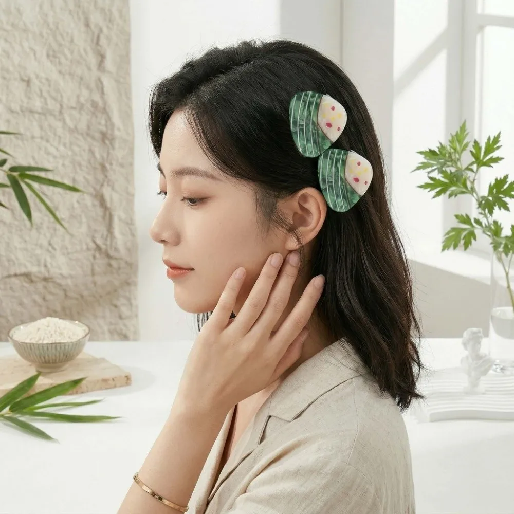 Fashion Waterproof Zongzi Shark Clip High-Quality Sweet Acetic Acid Hair Claw Green Headwear Rice Dumpling Hairgrips for Girls
Fashion Waterproof Zongzi Shark Clip High-Quality Sweet Acetic Acid Hair Claw Green Headwear Rice Dumpling Hairgrips for Girls