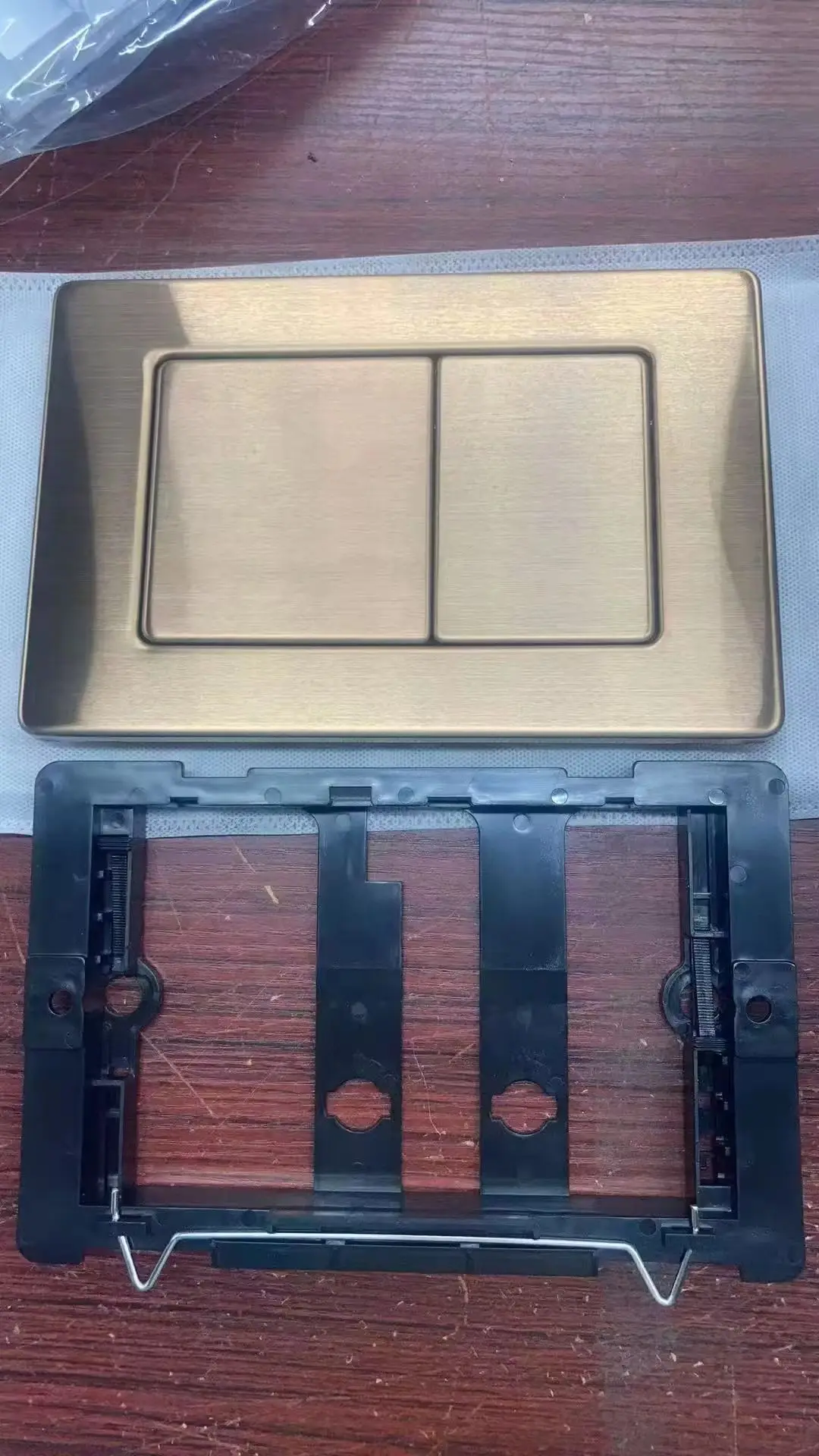 Розовое золото, кнопка для смыва унитаза, аксессуары для бачка из нержавеющей стали Geberit Sigma, совместимая с матовой отделкой
Розовое золото, кнопка для смыва унитаза, аксессуары для бачка из нержавеющей стали Geberit Sigma, совместимая с матовой отделкой