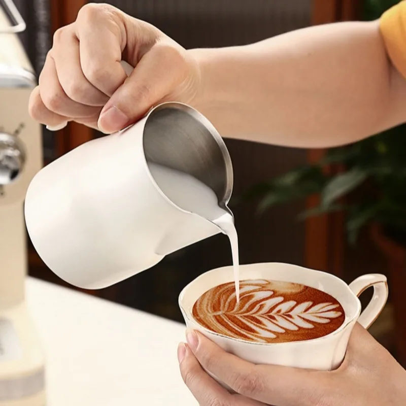 350/500ml Milk Frothing Pitcher Steaming Pitchers Professional Milk Foam Jug Latte Art Making Tools Home Barista Accessories
350/500ml Milk Frothing Pitcher Steaming Pitchers Professional Milk Foam Jug Latte Art Making Tools Home Barista Accessories