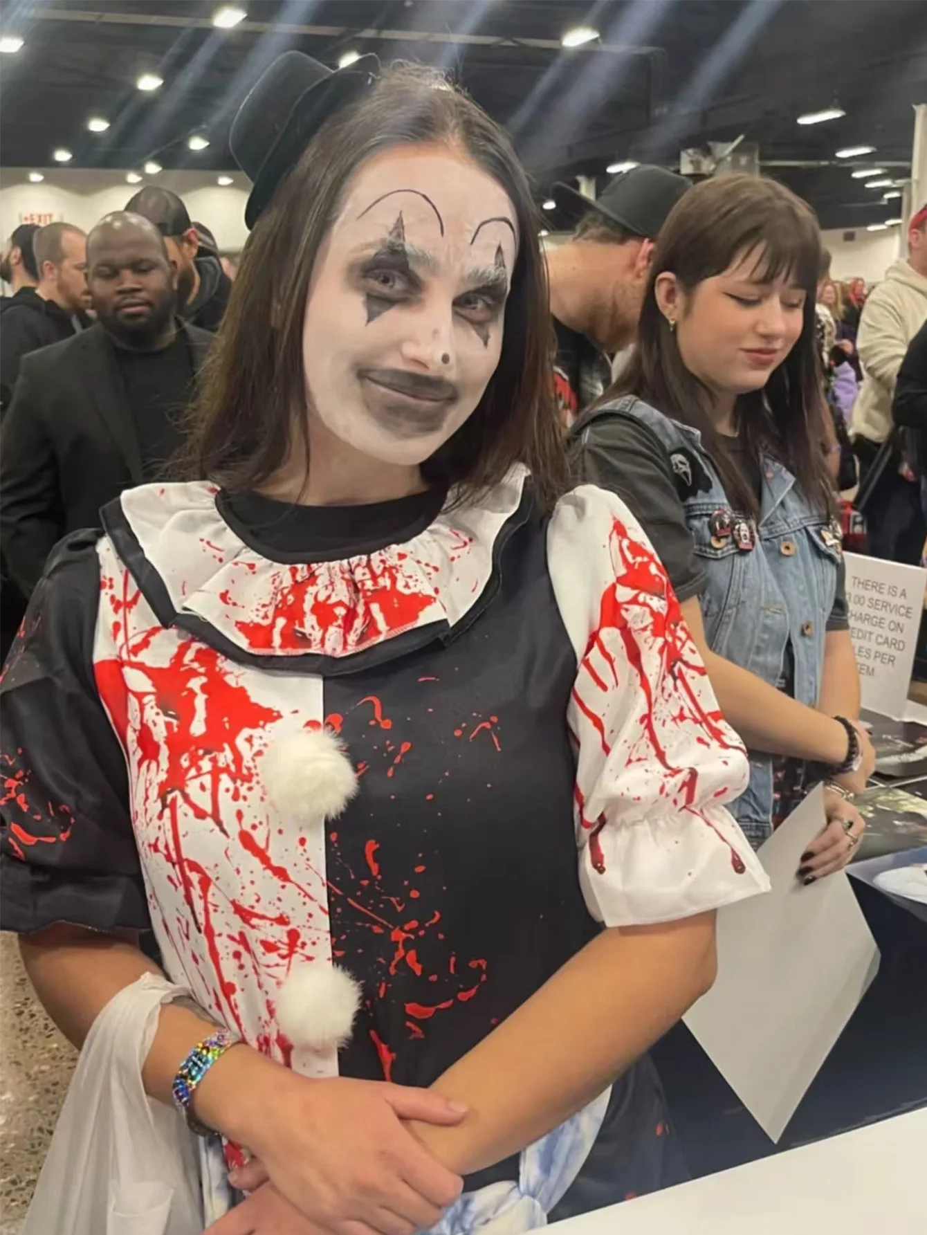 Костюмы на Хэллоуин, карнавальный костюм клоуна, фильм Terrifierr 2, кровавый комбинезон, мужской комбинезон, наряды ужасов
Костюмы на Хэллоуин, карнавальный костюм клоуна, фильм Terrifierr 2, кровавый комбинезон, мужской комбинезон, наряды ужасов