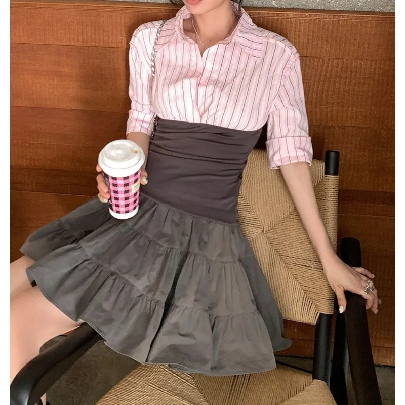 Korean Design Sense Fake Two-piece Contrasting Color Splicing Medium-sleeved Shirt Tooling Skirt Thin Two-piece Set
Korean Design Sense Fake Two-piece Contrasting Color Splicing Medium-sleeved Shirt Tooling Skirt Thin Two-piece Set