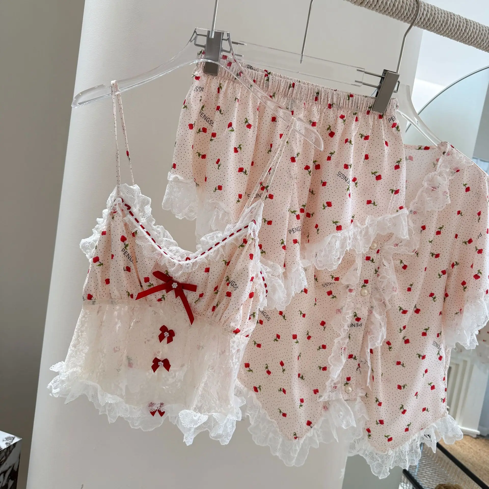 Elegant Pajamas Set Home Clothes Silky Sleepwear Loose Women 4 Pieces Trousers Suit Loungewear Sexy Lace Trim Nightgown
Elegant Pajamas Set Home Clothes Silky Sleepwear Loose Women 4 Pieces Trousers Suit Loungewear Sexy Lace Trim Nightgown