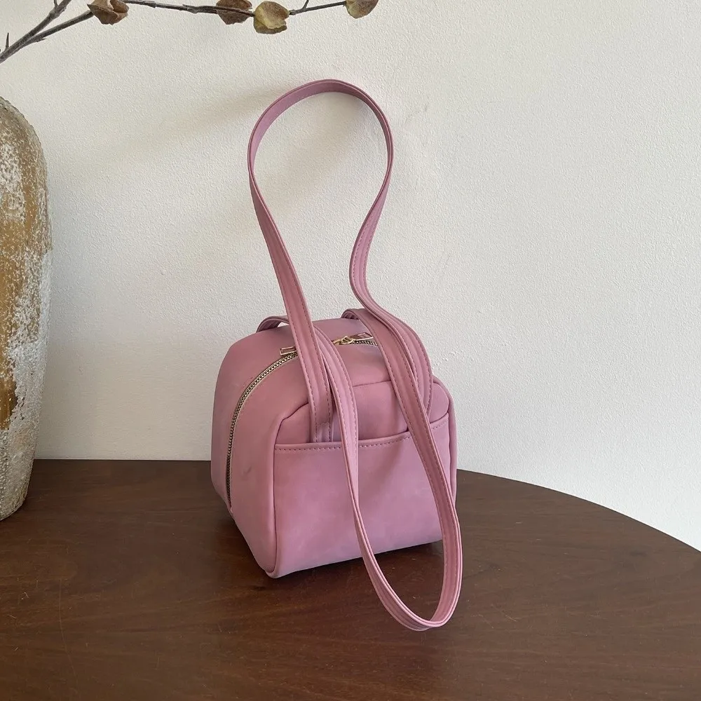 Soft Matte Toast Shape Shoulder Bag Lightweight Synthetic Leather Small Square Underarm Bag Versatile Washable Compact Handbag
Soft Matte Toast Shape Shoulder Bag Lightweight Synthetic Leather Small Square Underarm Bag Versatile Washable Compact Handbag