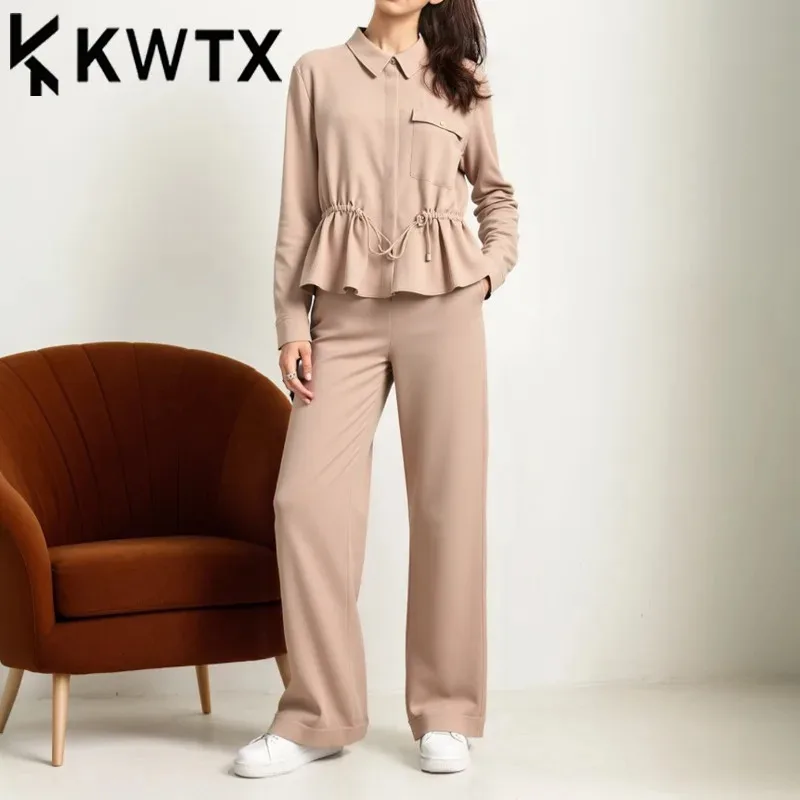 KWTX 2025 New British Style Solid Color Pantsuit Set Elegant Lapel Shirt & Wide Leg Pants Women's Spring Summer Casual Outfit
KWTX 2025 New British Style Solid Color Pantsuit Set Elegant Lapel Shirt & Wide Leg Pants Women's Spring Summer Casual Outfit