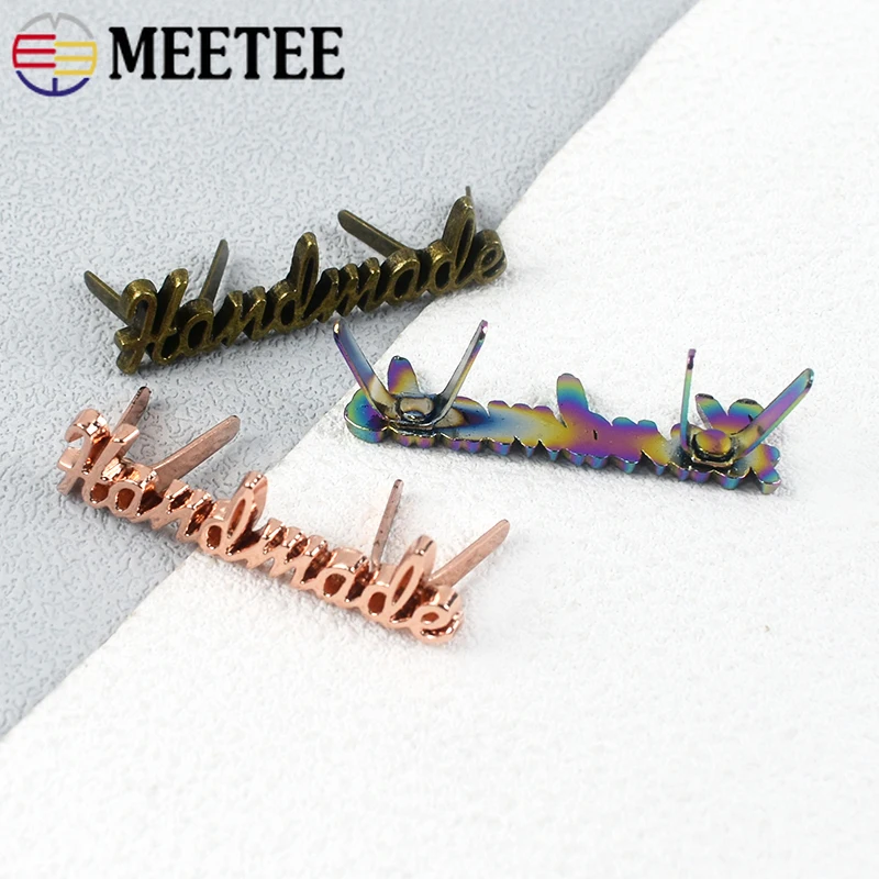10Pcs Meetee 10*35mm Metal Handmade Tags Bag Label Buckle Handcraft Decor Insert Button for Shoes Luggage DIY Hardware Supplies
10Pcs Meetee 10*35mm Metal Handmade Tags Bag Label Buckle Handcraft Decor Insert Button for Shoes Luggage DIY Hardware Supplies