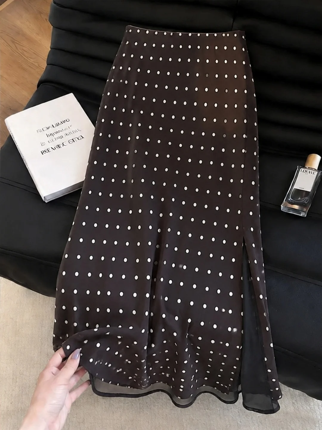 Retro Polka Dot Halter Neck Dress Women's Elegant Light Maturity Style Long Skirt Korean Version A-Line Skirt
Retro Polka Dot Halter Neck Dress Women's Elegant Light Maturity Style Long Skirt Korean Version A-Line Skirt