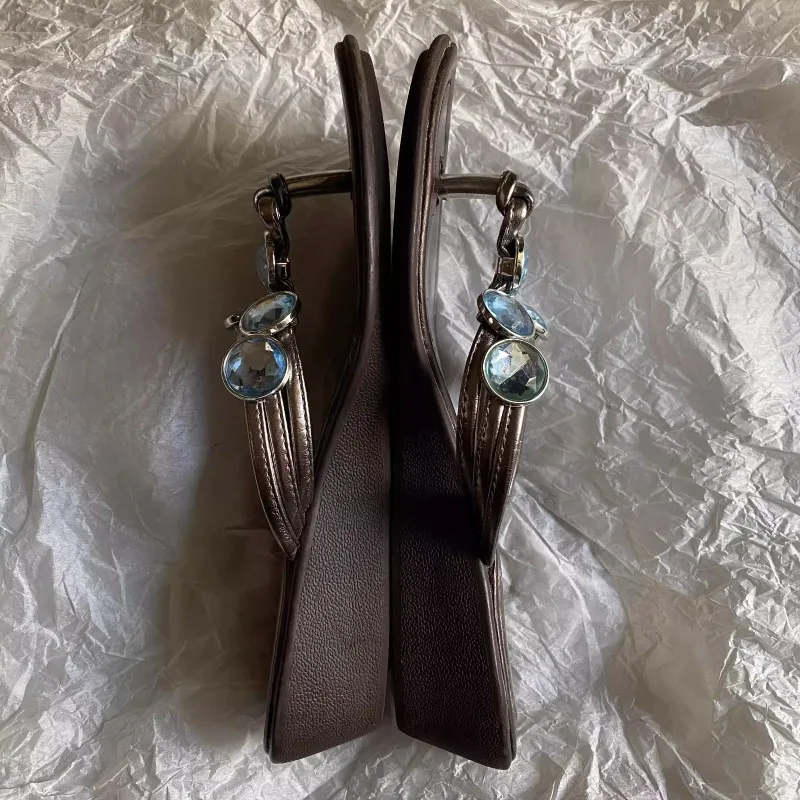 Women's Shoes Exquisite Rhinestone Wedge Heel Flip Flops for Woman Fashion Vacation Casual Shoes Designer Shoes Zapatos De Mujer
Women's Shoes Exquisite Rhinestone Wedge Heel Flip Flops for Woman Fashion Vacation Casual Shoes Designer Shoes Zapatos De Mujer