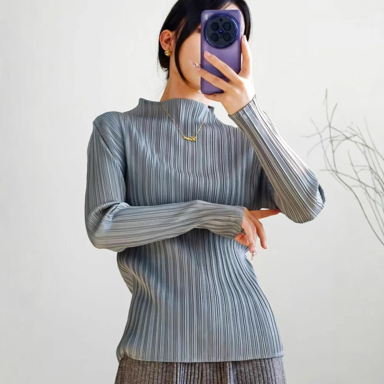 Miyake Style Simple Solid Color Bottoming T-Shirt Women's Long Sleeve High Elasticity Slim Fit Versatile Solid Color Pleated Top
Miyake Style Simple Solid Color Bottoming T-Shirt Women's Long Sleeve High Elasticity Slim Fit Versatile Solid Color Pleated Top