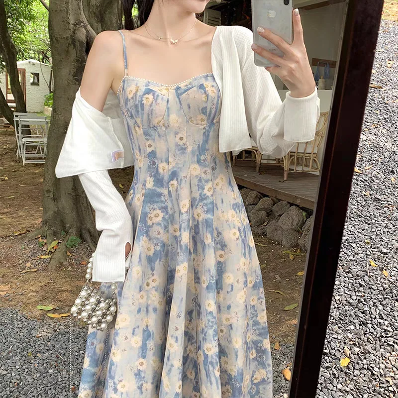 Tea Break French Blue Floral Strap Dress for Women Summer New Sanya Beach Seaside Vacation Style Long Dress
Tea Break French Blue Floral Strap Dress for Women Summer New Sanya Beach Seaside Vacation Style Long Dress