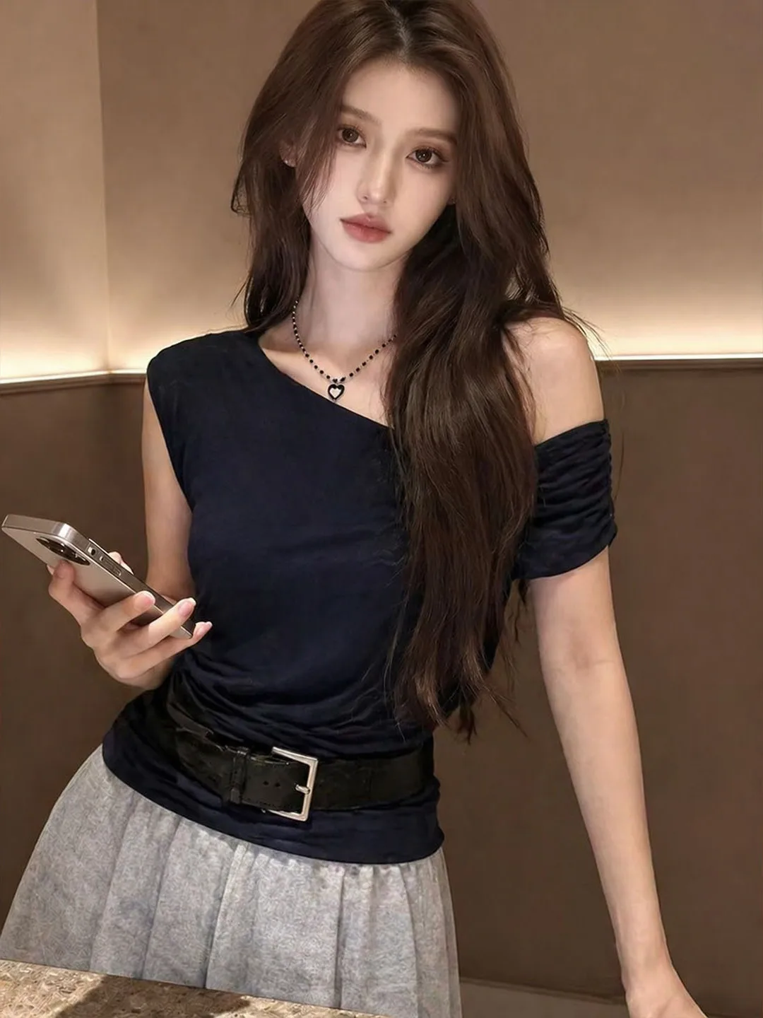 Fashionable Shoulder-baring Korean Style T-shirt Elegant Daily Commute Top Age-defying Popular Short Sleeve Pure Color Shirt
Fashionable Shoulder-baring Korean Style T-shirt Elegant Daily Commute Top Age-defying Popular Short Sleeve Pure Color Shirt