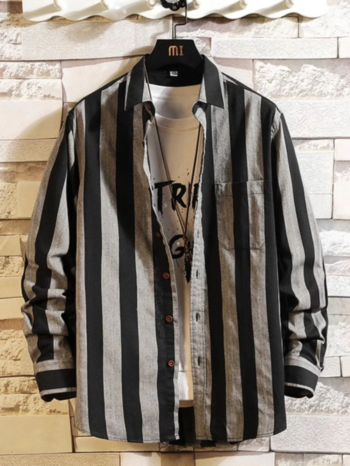 Long Sleeve Men's Shirt Casual Loose Fashionable Striped Spring Autumn Polyester Cotton Blend Standard Fit Button up
Long Sleeve Men's Shirt Casual Loose Fashionable Striped Spring Autumn Polyester Cotton Blend Standard Fit Button up