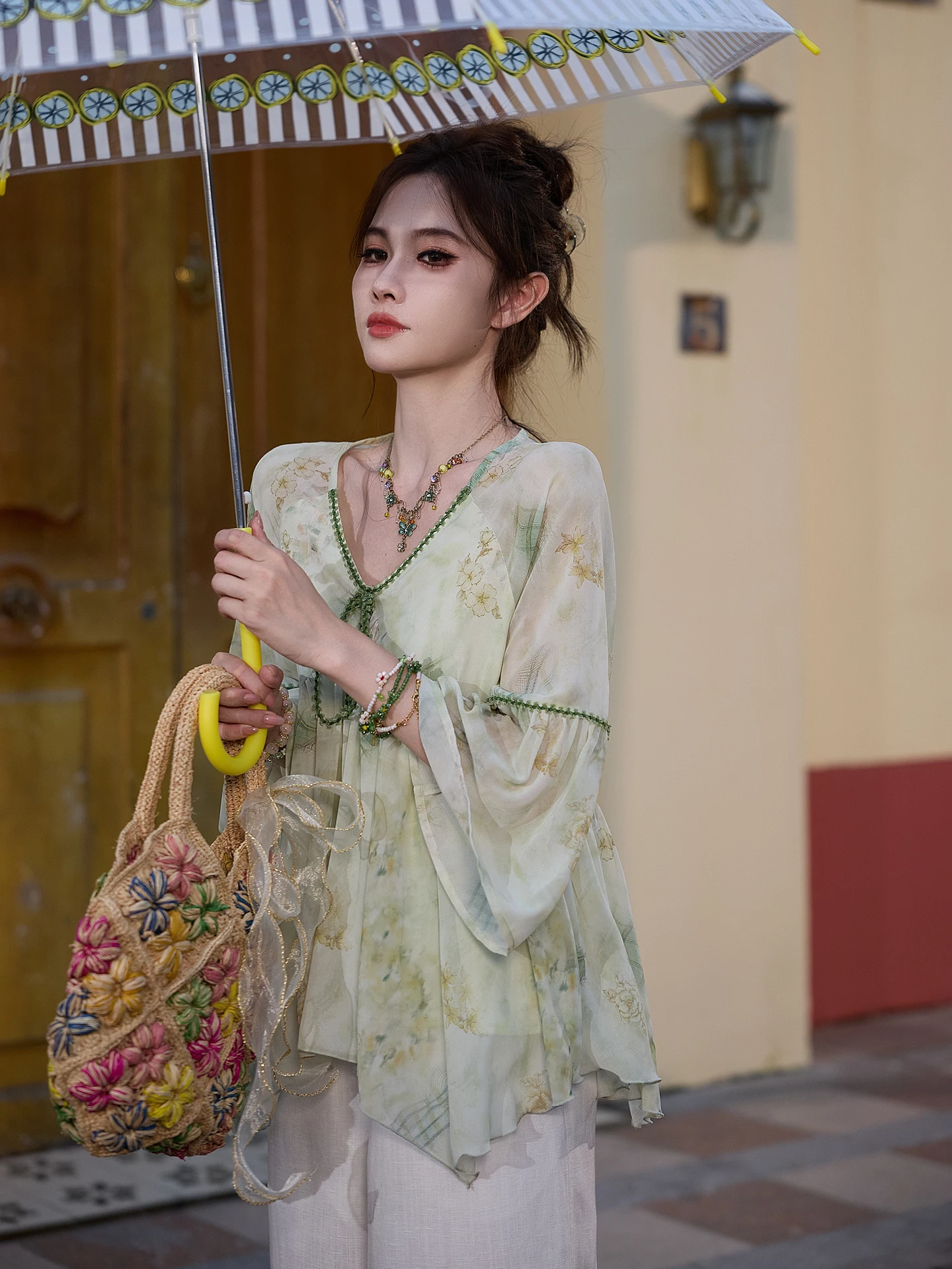 TUNT Summer Chiffon Lace Svel Top V-ne Loose Fit Long Sve Bell Sve Print Lightweight Breathable Forest System
TUNT Summer Chiffon Lace Svel Top V-ne Loose Fit Long Sve Bell Sve Print Lightweight Breathable Forest System