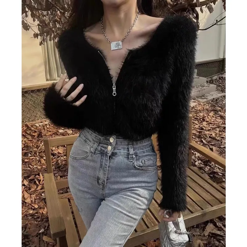French Fashion High Street Long Sleeve Knitwear Winter New Women's Cardigan Sweater High Street Vintage Style Slim-fit Short Top
French Fashion High Street Long Sleeve Knitwear Winter New Women's Cardigan Sweater High Street Vintage Style Slim-fit Short Top