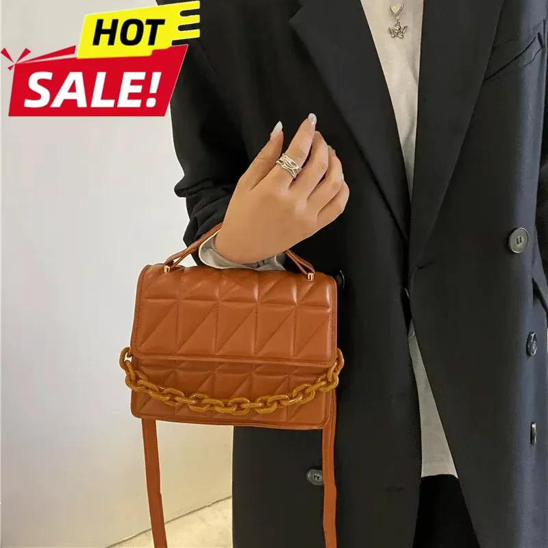 Fashionable Mini Quilted Crossbody Bag With Magnetic Button And Adjustable Strap,Small Handbag Tote Shoulder Bag for Women Daily
Fashionable Mini Quilted Crossbody Bag With Magnetic Button And Adjustable Strap,Small Handbag Tote Shoulder Bag for Women Daily
