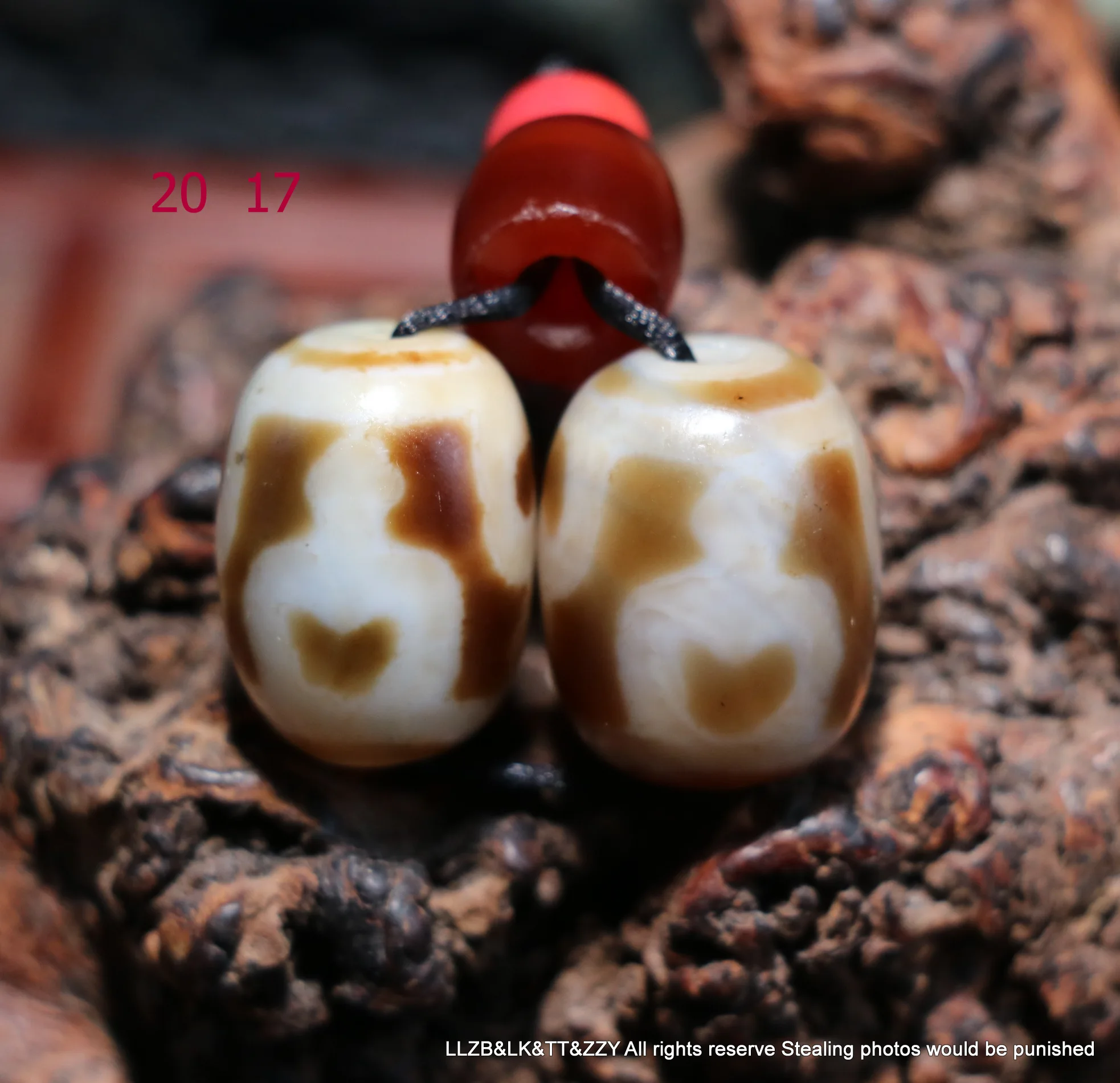 A Pair Treasure Power Magic Energy Tibetan Old Agate Aquarius Treasure Bottle Daluo Totem dZi Bead Amulet Timestown UPD1210A
A Pair Treasure Power Magic Energy Tibetan Old Agate Aquarius Treasure Bottle Daluo Totem dZi Bead Amulet Timestown UPD1210A