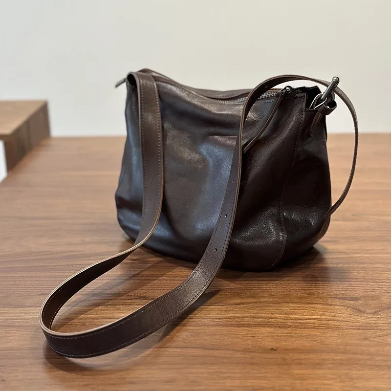 Johnature Simple Genuine Leather Women's Shoulder Bags 2025 New Nature Soft Cowhide Solid Color Versatile Crossbody Bags
Johnature Simple Genuine Leather Women's Shoulder Bags 2025 New Nature Soft Cowhide Solid Color Versatile Crossbody Bags