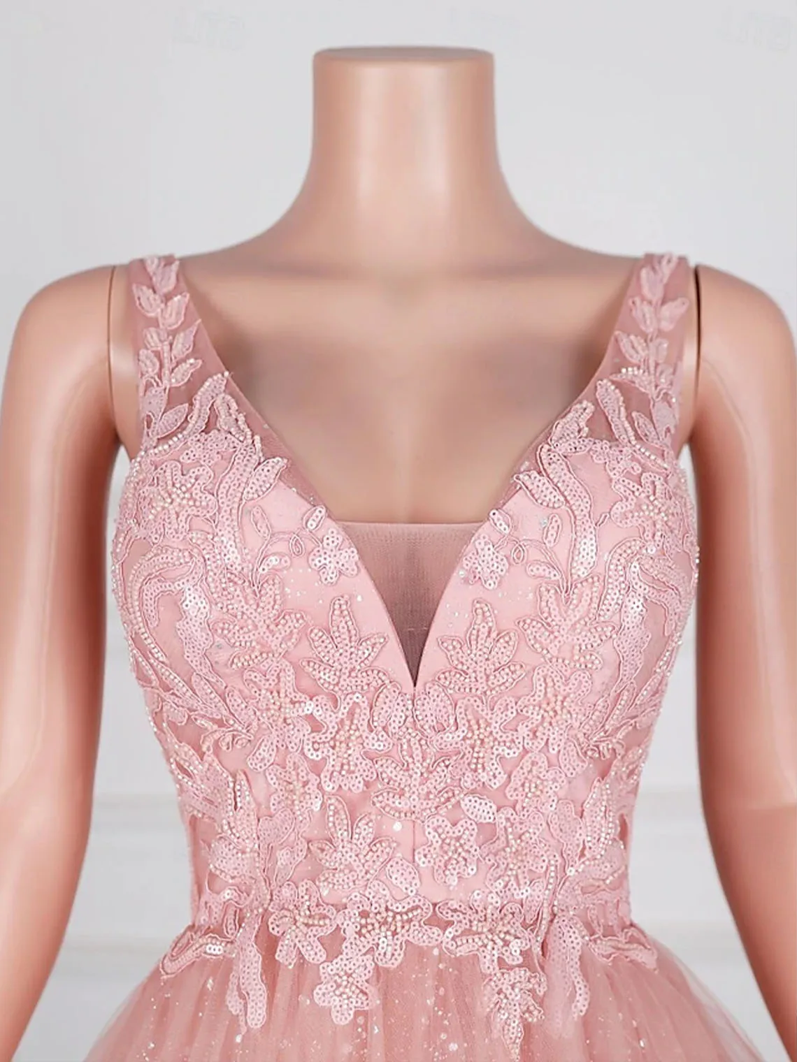 Elegant Sparkle A-Line Cocktail Prom Gown V Neck Sleeveless Lace Sequined Appliques Homecoming Party Dress 2025 free customized
Elegant Sparkle A-Line Cocktail Prom Gown V Neck Sleeveless Lace Sequined Appliques Homecoming Party Dress 2025 free customized