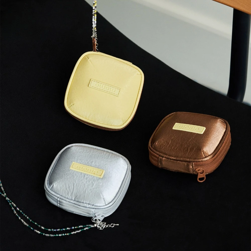 Satin Square Jewelry Box, Mini Creative Portable Storage Case for Rings and Necklaces
Satin Square Jewelry Box, Mini Creative Portable Storage Case for Rings and Necklaces