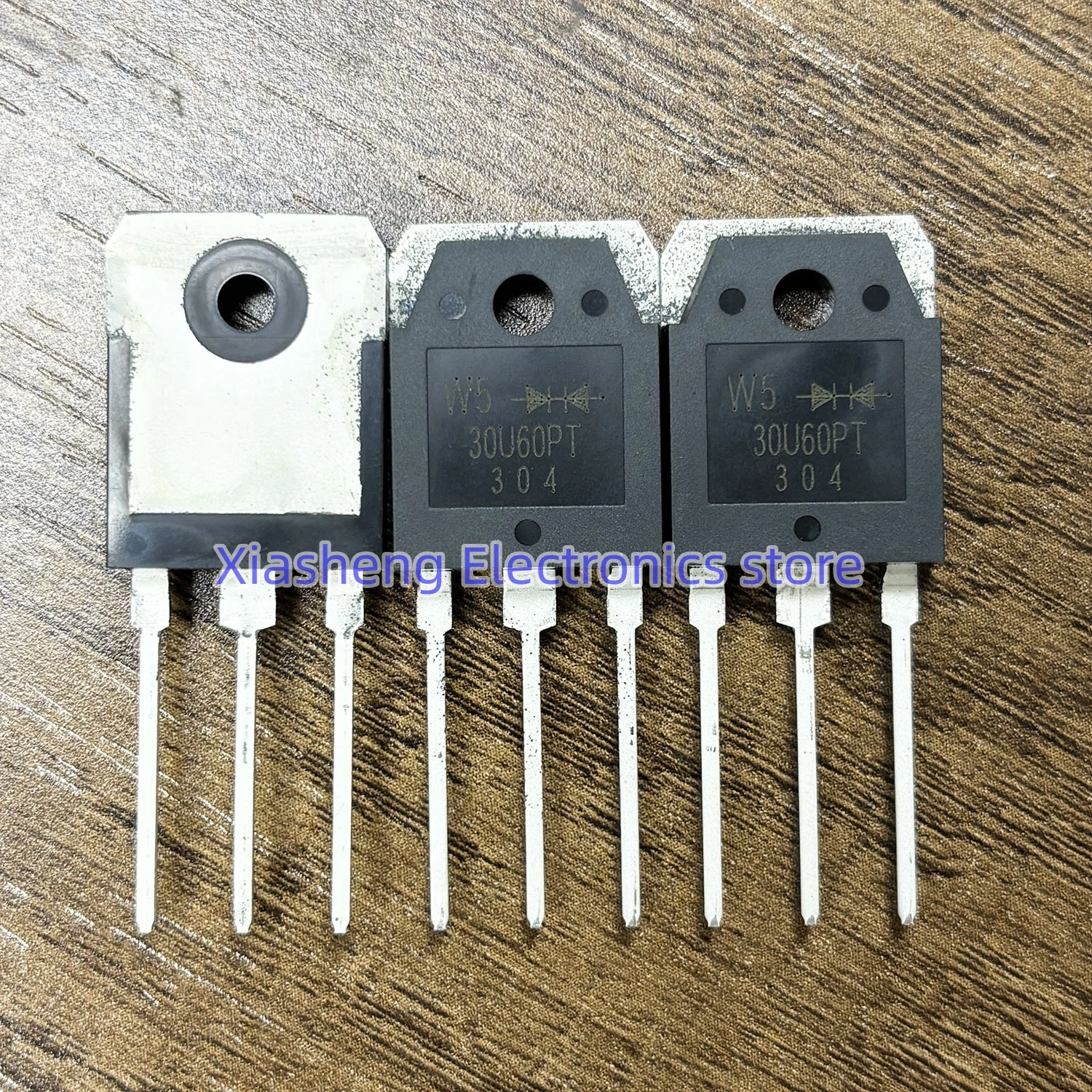 New Original 10Pcs 30U60PT MUR30U60PT TO-3P 600V 30A Fast Recovery Diode In Stock Good Quality
New Original 10Pcs 30U60PT MUR30U60PT TO-3P 600V 30A Fast Recovery Diode In Stock Good Quality