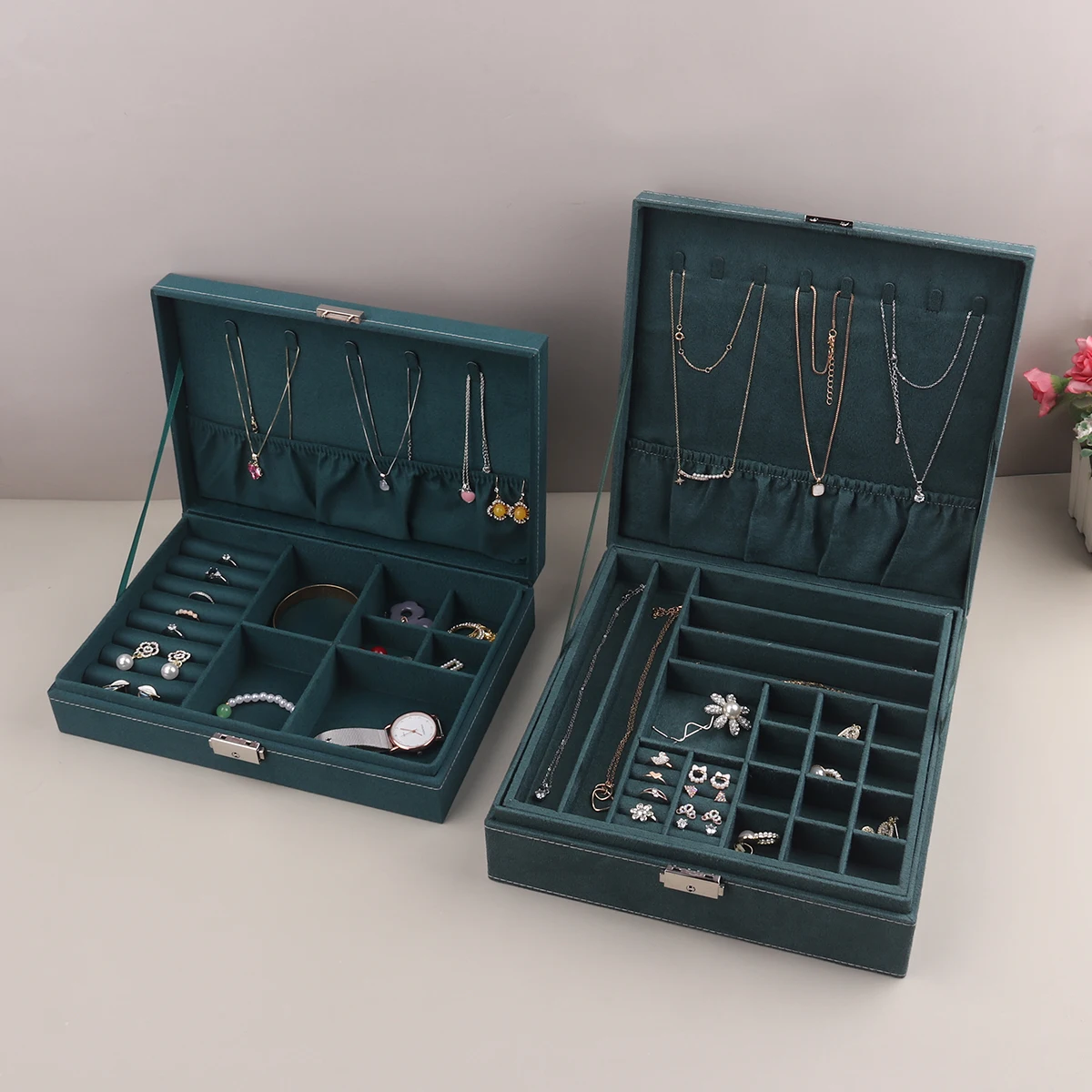 Dark Green Stud Earrings Storage Box Double Lock Large Capacity Jewelry Display Stand Necklace Ring Earrings Jewelry Box
Dark Green Stud Earrings Storage Box Double Lock Large Capacity Jewelry Display Stand Necklace Ring Earrings Jewelry Box